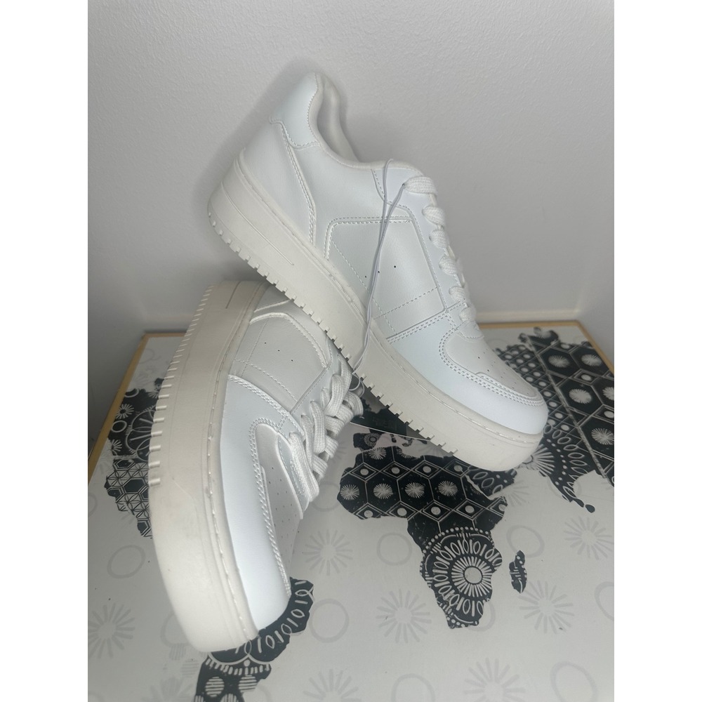 Wild Fable Womens White Platform Sneakers Lace Up Low Top Shoes Size 8.5 NEW